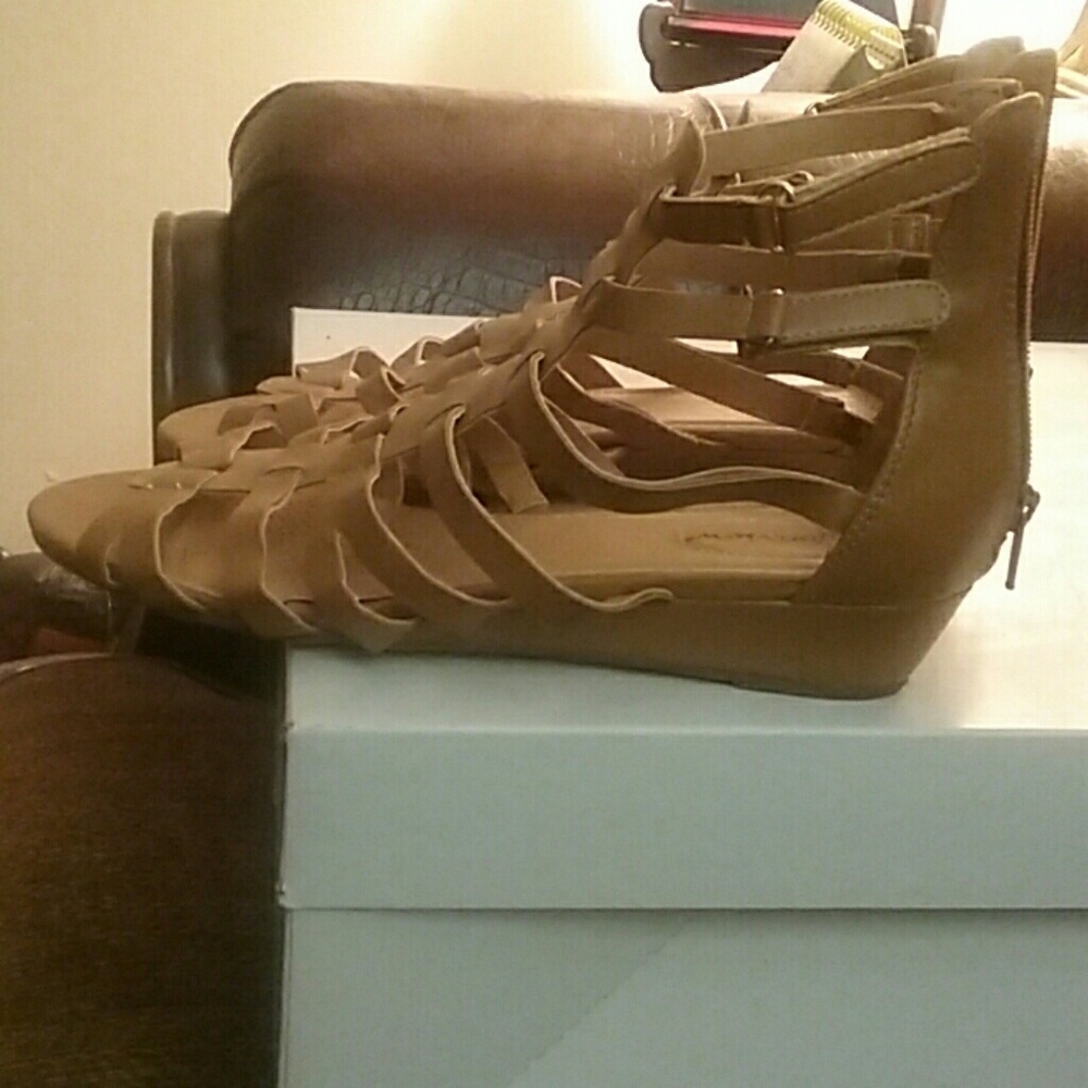 Sandals - Picture 5 of 6